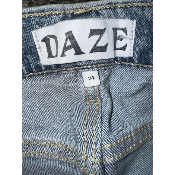 Daze Womens Go Getter High Rise Flare Jeans 24 Blue Light Wash Distressed - Picture 7 of 9